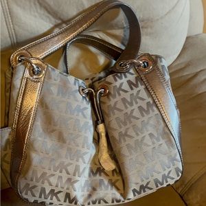 Beautiful shoulder MK handbag New with tags.